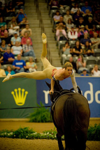 McCormick Leads U.S. Women After Vaulting Freestyle